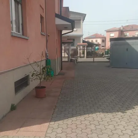 Alice Nel Paese Delle Meraviglie Sulbiate Exterior photo